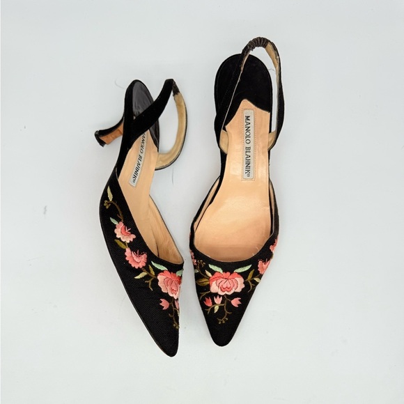 Manolo Blahnik Shoes - Manolo Blahnik Vilido Black Multicolor floral Embroidered slingback pumps EU 38